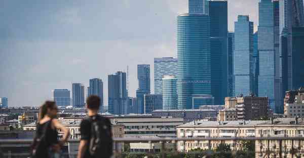 2019年7月27号巳时出生的女孩起名的一些建议，五行是什么?